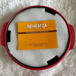 Reheatza Microwave Crisper in Bold Red